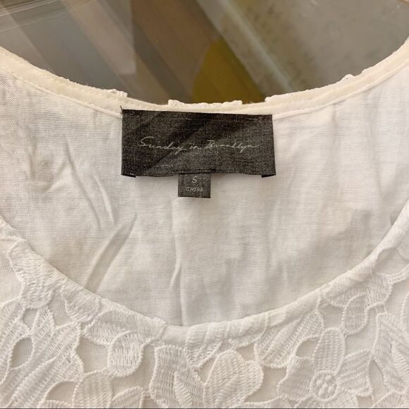 SUNDAY IN BROOKLYN Anthropologie Floral Lace Tank - Picture 5 of 11